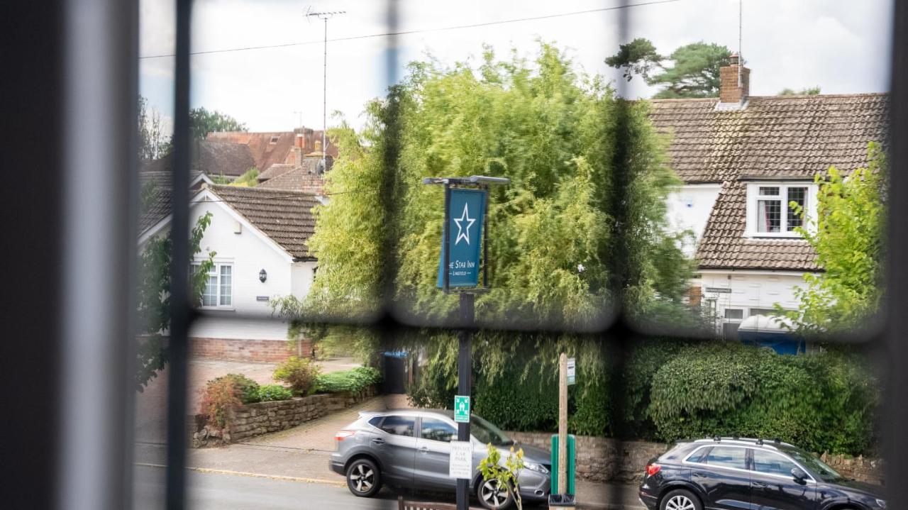 The Star Inn Lingfield Extérieur photo