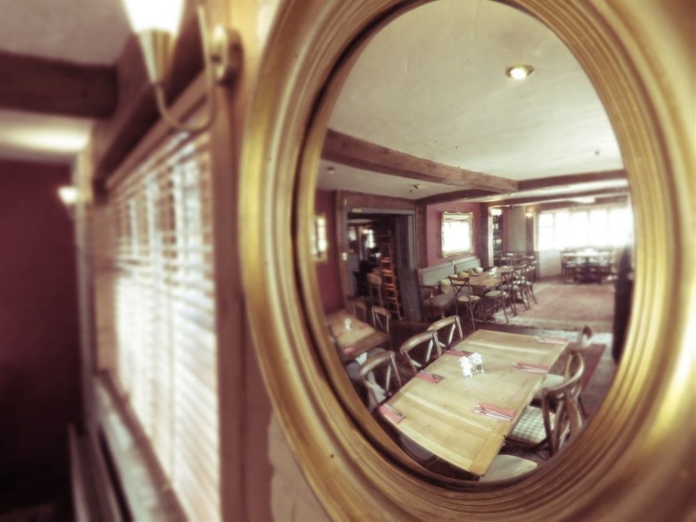 The Star Inn Lingfield Extérieur photo